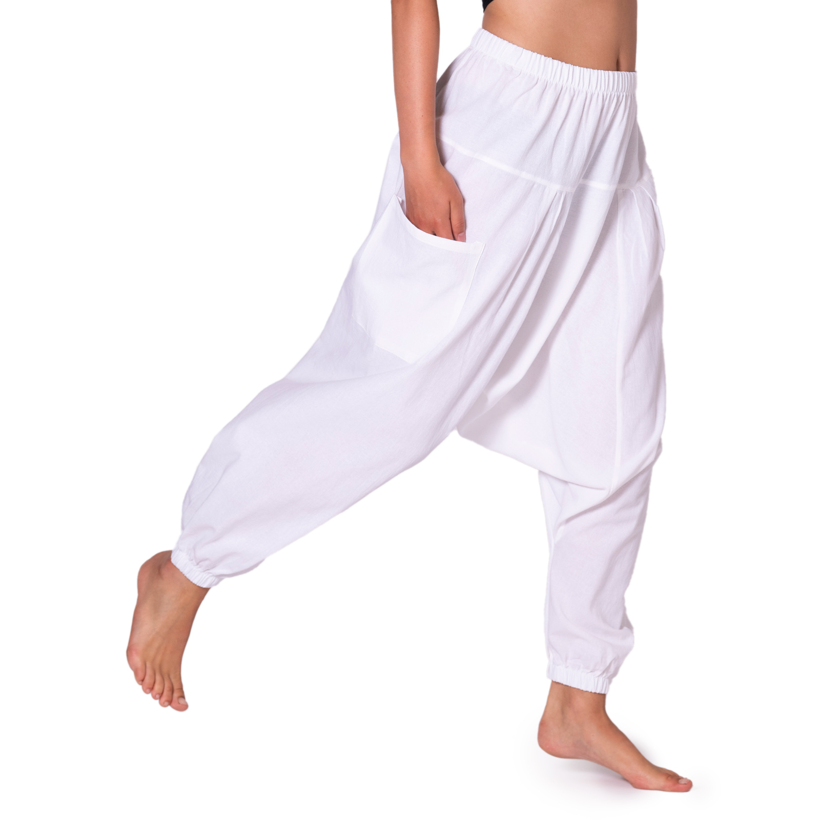 Aladinhose puristic in weiß von der Seite
