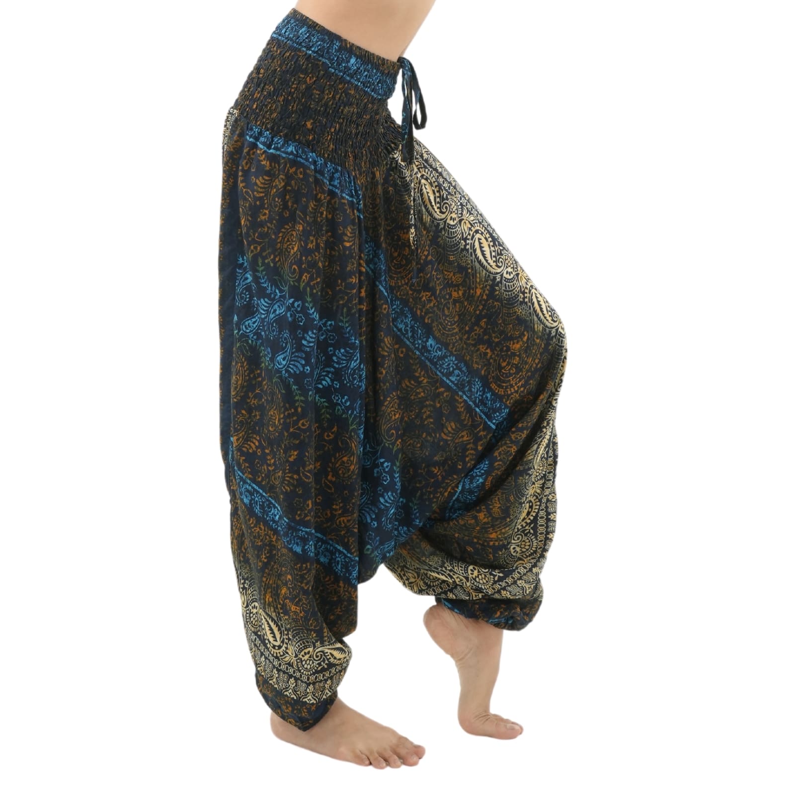 Aladinhose Indostyle blau, stehend Seitenansicht