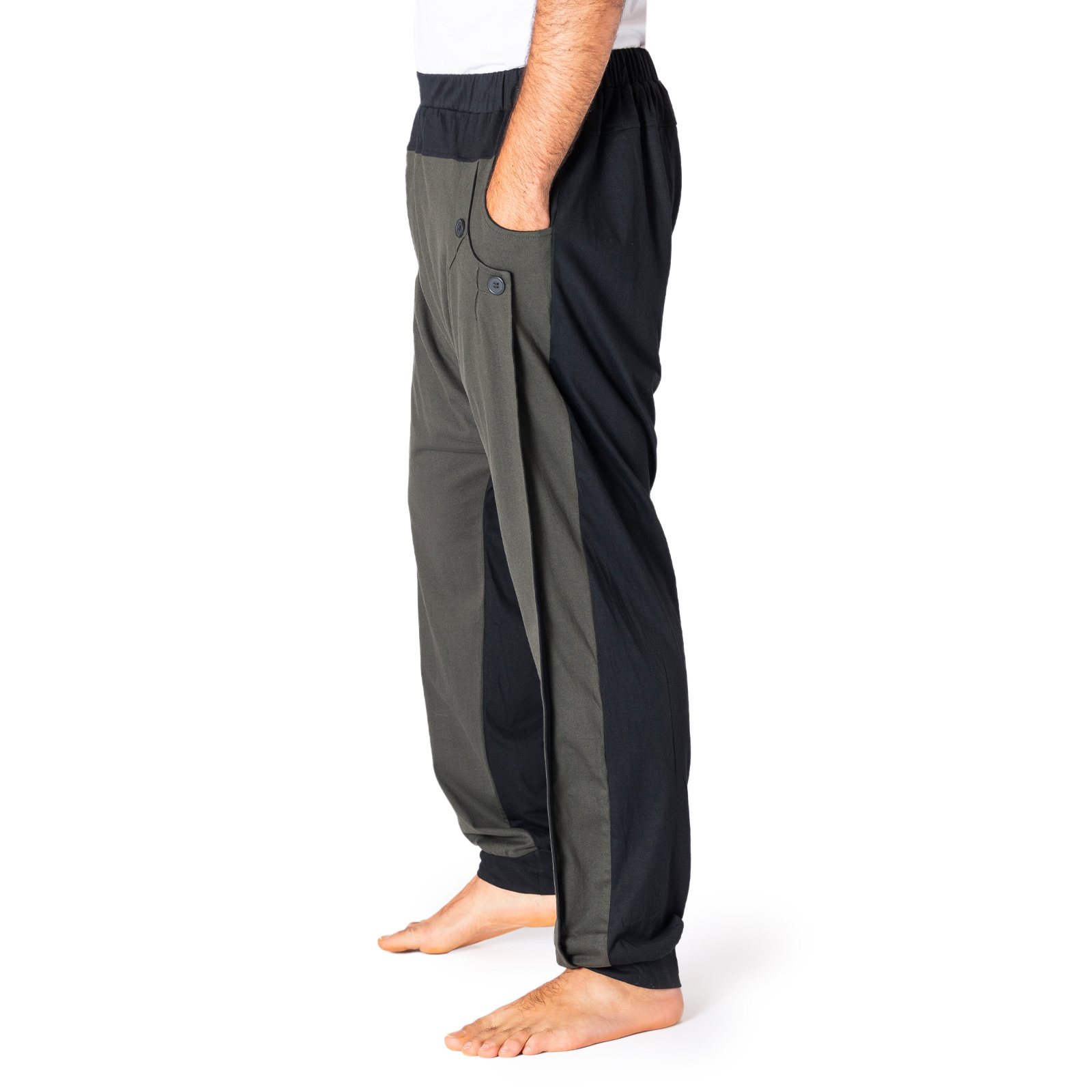 Baggy Hose Chill Fit in grau schwarz an der Seite
