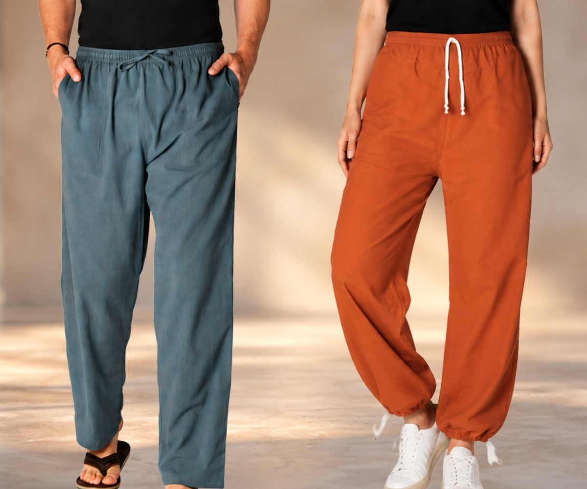 Zwei Modelle tragen lockere Unisex-Freizeithosen mit elastischem Bund und Kordelzug: links Blau mit Sandalen, rechts Rostorange mit Sneakern.
