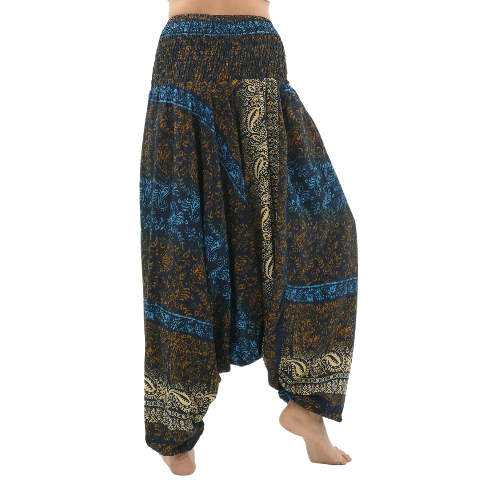 Aladinhose Indostyle blau, stehend Rückansicht