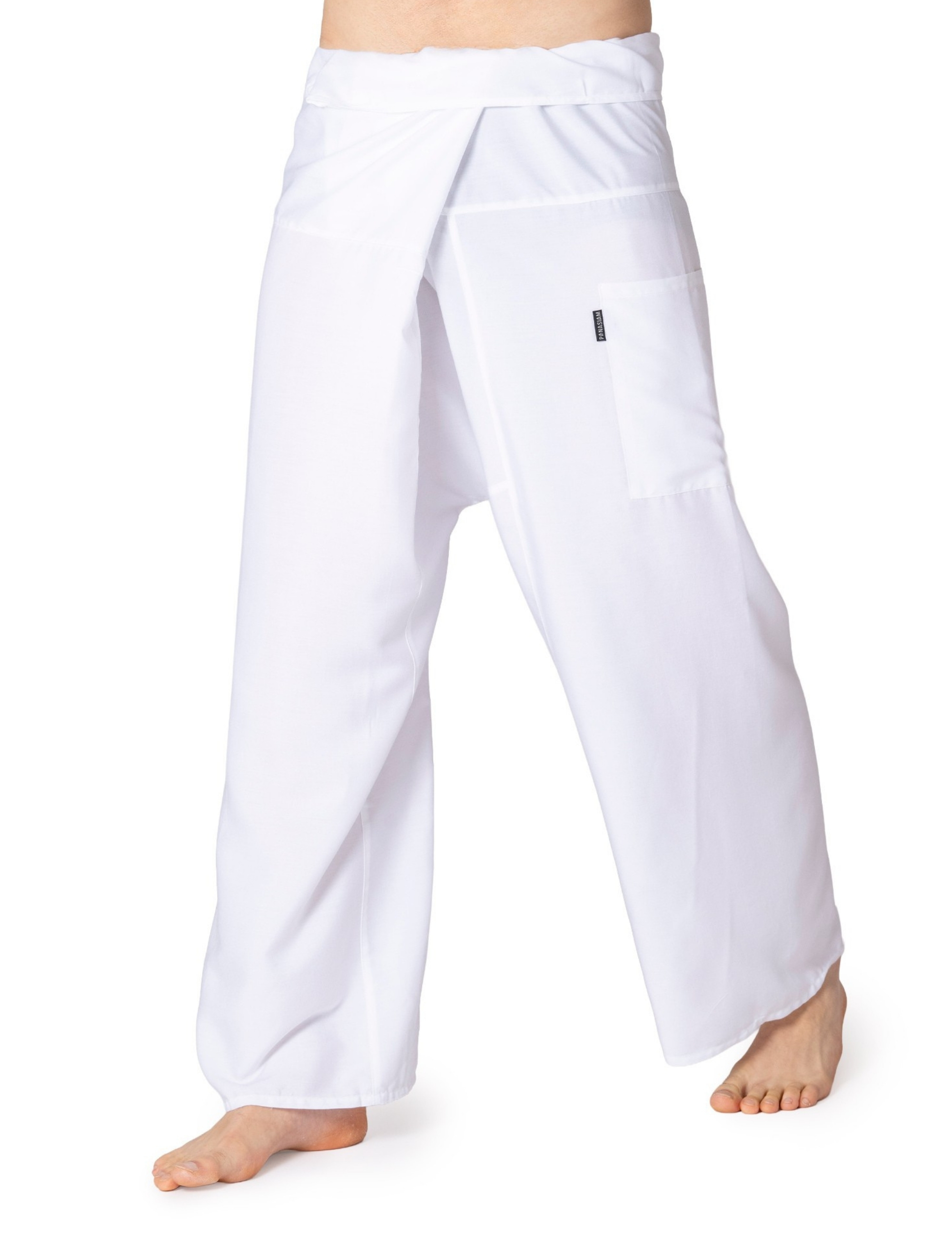 Weiße Thai Fischerhose aus Viskose in Frontansicht, Unisex Wickelhose mit überlappendem Wickelbund, weiter Schnitt, leichtes Material für Sommer, Yoga und Alltag